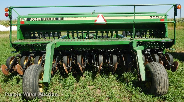 image for item DF6667 2007 John Deere 750 split row grain drill