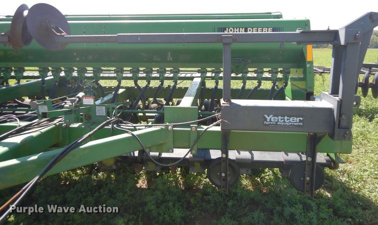 image for item DF6667 2007 John Deere 750 split row grain drill