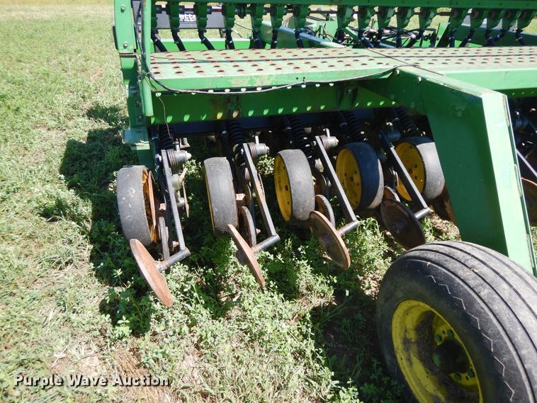 image for item DF6667 2007 John Deere 750 split row grain drill