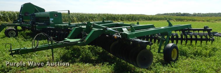 image for item DF6668 John Deere 630 off-set disk