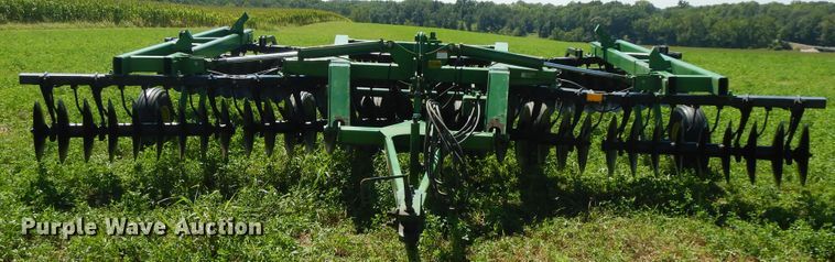 image for item DF6668 John Deere 630 off-set disk