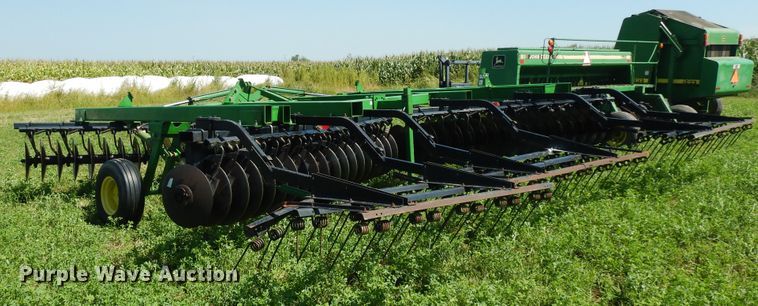 image for item DF6668 John Deere 630 off-set disk