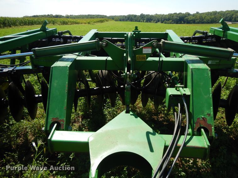 image for item DF6668 John Deere 630 off-set disk