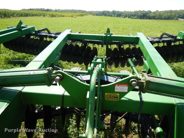 image for item DF6668 John Deere 630 off-set disk