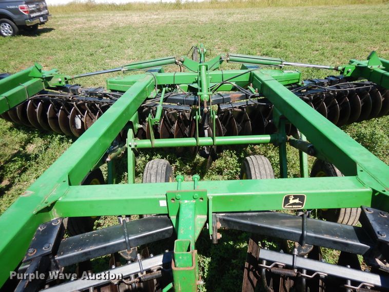 image for item DF6668 John Deere 630 off-set disk