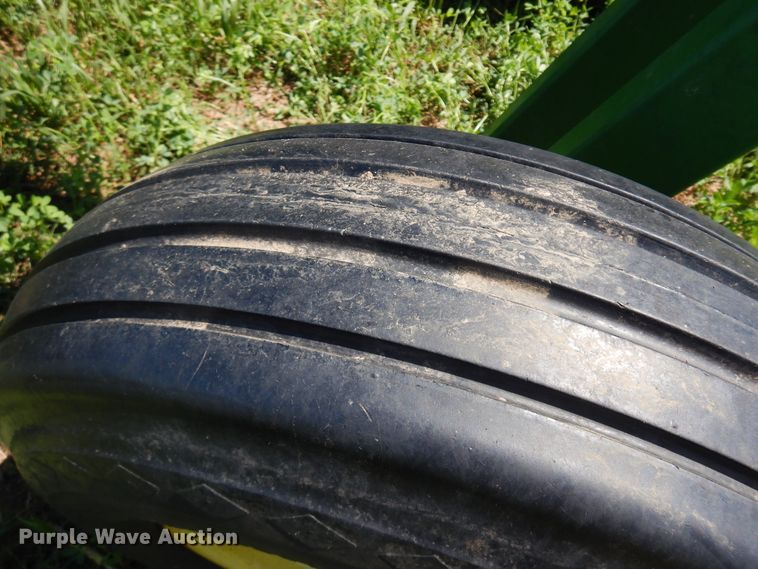 image for item DF6668 John Deere 630 off-set disk