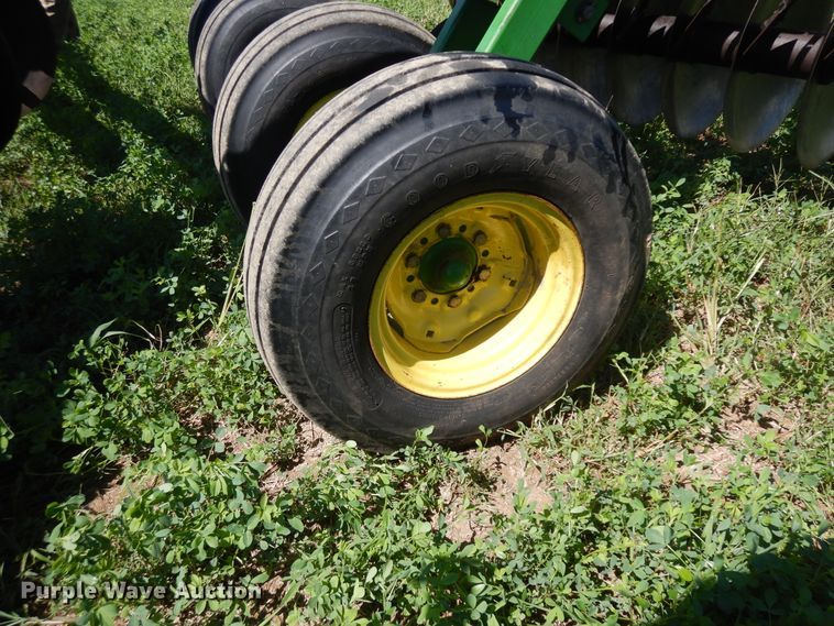 image for item DF6668 John Deere 630 off-set disk