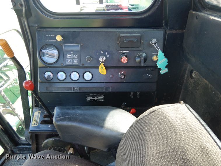 image for item DF6670 1980 John Deere 6620 combine