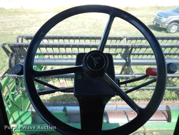 image for item DF6670 1980 John Deere 6620 combine