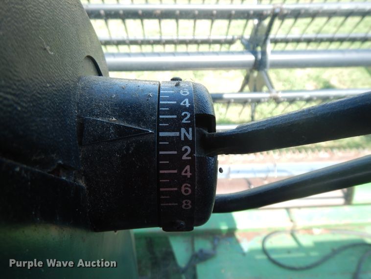 image for item DF6670 1980 John Deere 6620 combine