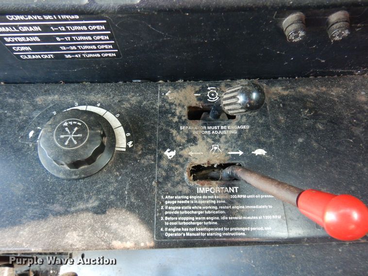 image for item DF6670 1980 John Deere 6620 combine