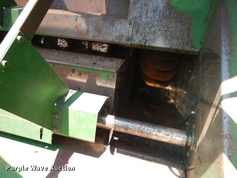 image for item DF6670 1980 John Deere 6620 combine