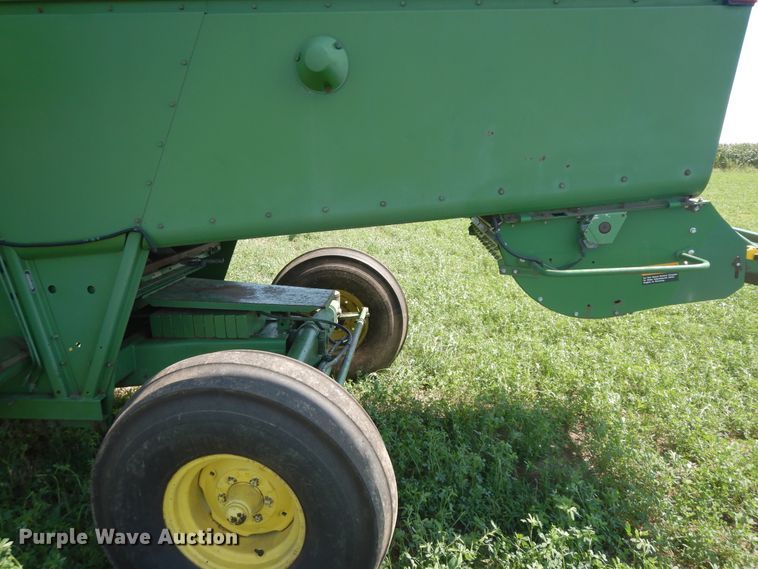 image for item DF6670 1980 John Deere 6620 combine
