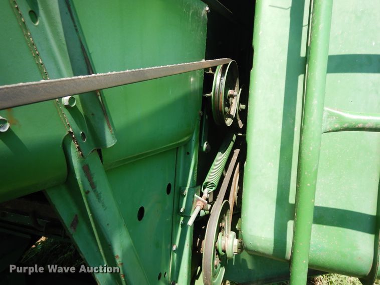 image for item DF6670 1980 John Deere 6620 combine