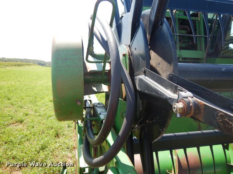 image for item DF6670 1980 John Deere 6620 combine