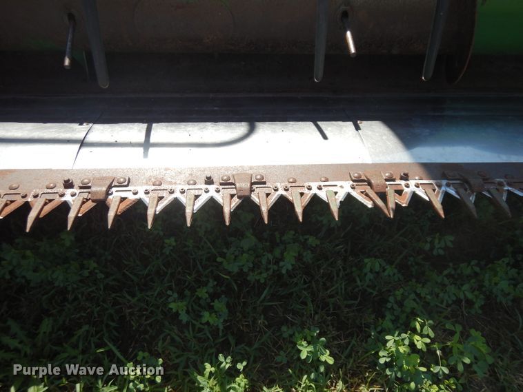 image for item DF6670 1980 John Deere 6620 combine