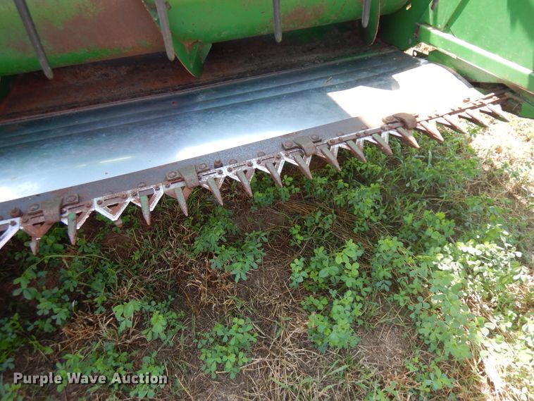 image for item DF6670 1980 John Deere 6620 combine