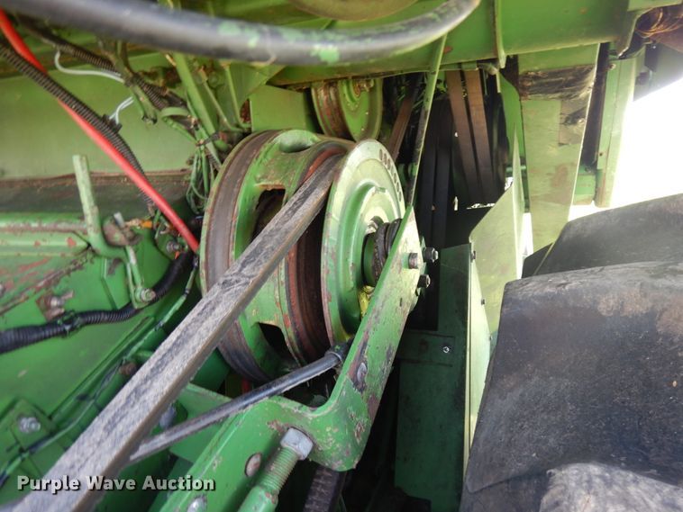 image for item DF6670 1980 John Deere 6620 combine