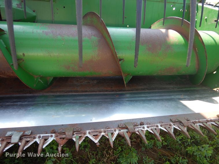 image for item DF6670 1980 John Deere 6620 combine