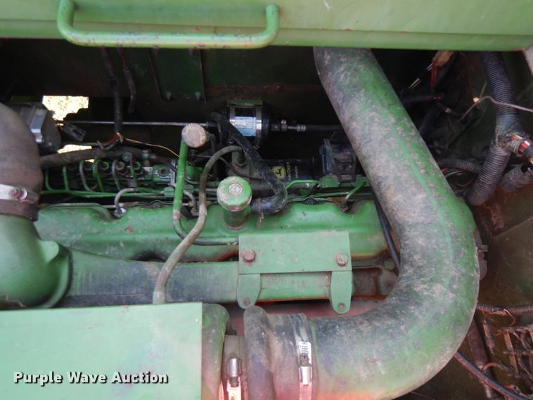 image for item DF6670 1980 John Deere 6620 combine