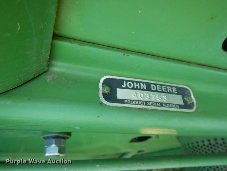 image for item DF6670 1980 John Deere 6620 combine