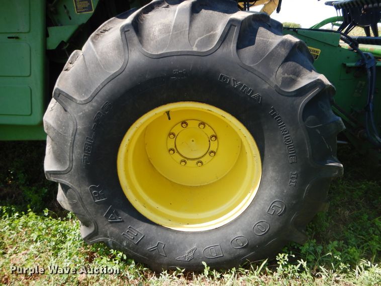 image for item DF6670 1980 John Deere 6620 combine