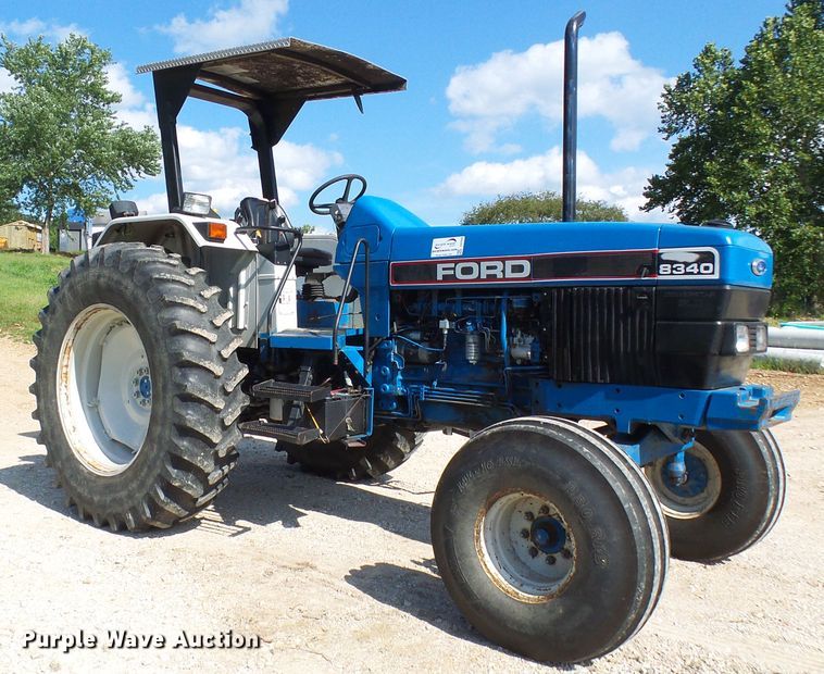 image for item DG2099 1993 New Holland 8340  tractor