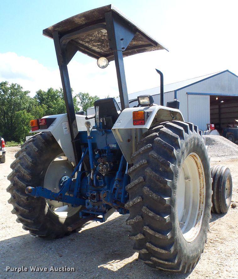 image for item DG2099 1993 New Holland 8340  tractor