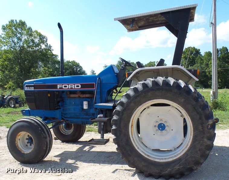 image for item DG2099 1993 New Holland 8340  tractor