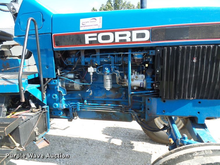 image for item DG2099 1993 New Holland 8340  tractor