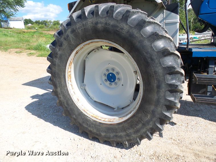 image for item DG2099 1993 New Holland 8340  tractor