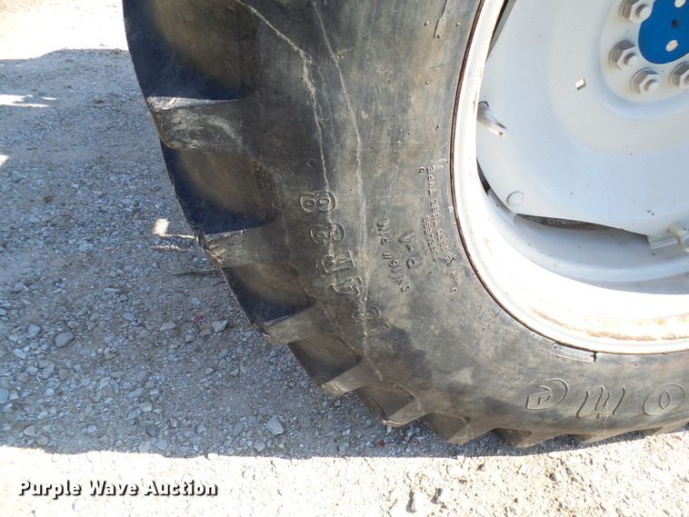 image for item DG2099 1993 New Holland 8340  tractor