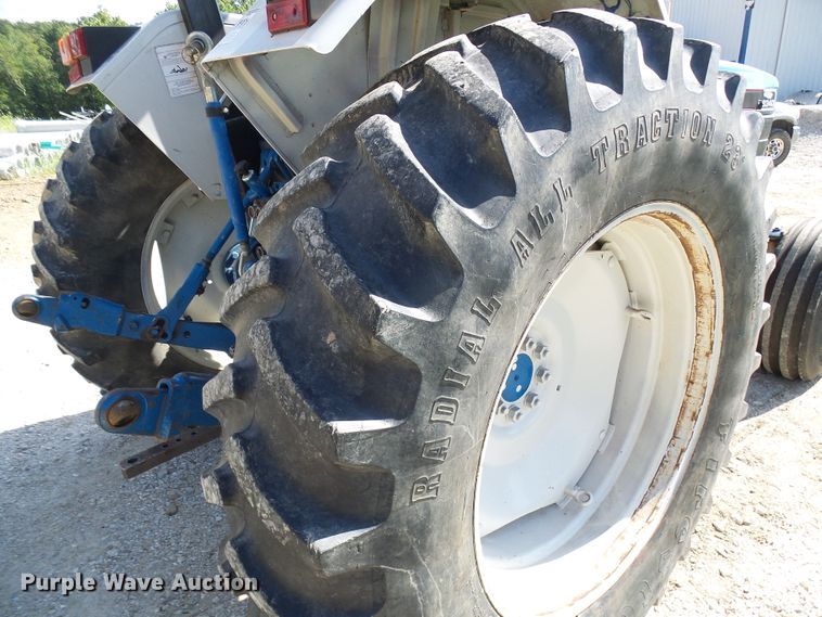 image for item DG2099 1993 New Holland 8340  tractor