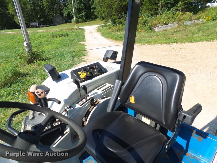 image for item DG2099 1993 New Holland 8340  tractor