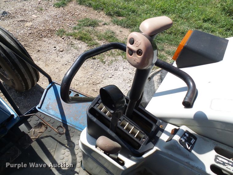 image for item DG2099 1993 New Holland 8340  tractor