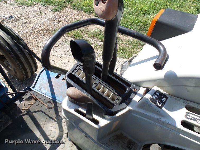 image for item DG2099 1993 New Holland 8340  tractor