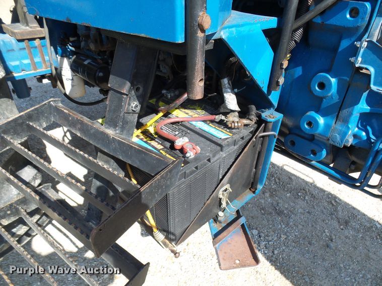 image for item DG2099 1993 New Holland 8340  tractor