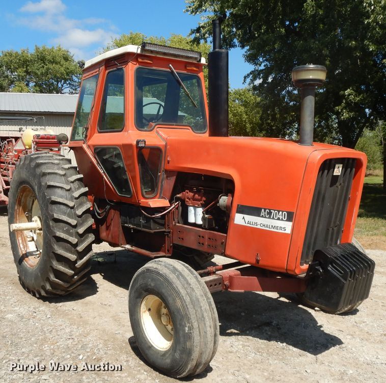 image for item DH0019 Allis Chalmers 7040  tractor