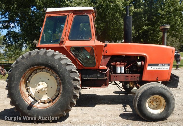 image for item DH0019 Allis Chalmers 7040  tractor