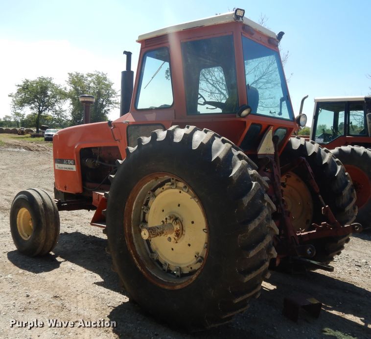 image for item DH0019 Allis Chalmers 7040  tractor