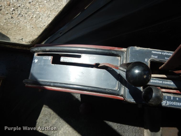 image for item DH0019 Allis Chalmers 7040  tractor