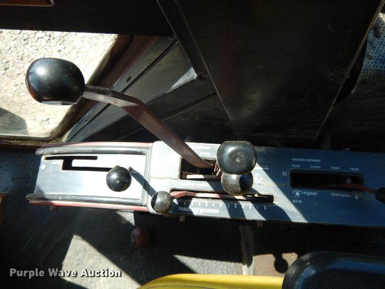 image for item DH0019 Allis Chalmers 7040  tractor