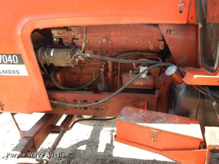 image for item DH0019 Allis Chalmers 7040  tractor