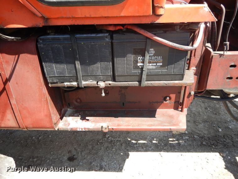 image for item DH0019 Allis Chalmers 7040  tractor