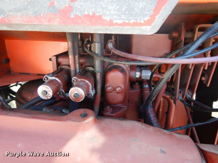 image for item DH0019 Allis Chalmers 7040  tractor