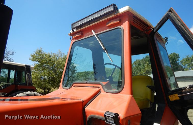 image for item DH0019 Allis Chalmers 7040  tractor