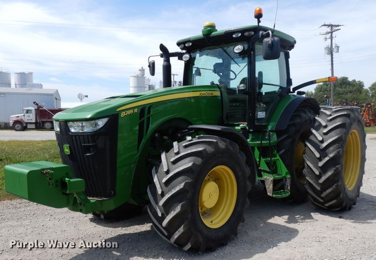 image for item DI7594 2013 John Deere 8285R  MFWD tractor