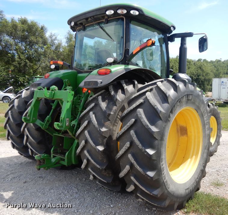 image for item DI7594 2013 John Deere 8285R  MFWD tractor