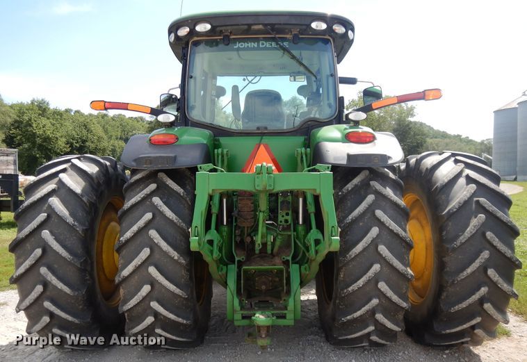 image for item DI7594 2013 John Deere 8285R  MFWD tractor