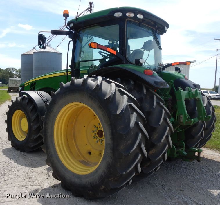 image for item DI7594 2013 John Deere 8285R  MFWD tractor